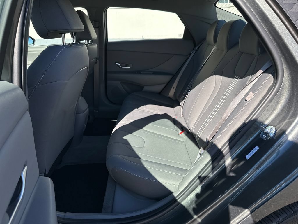 Certified 2025 Hyundai Elantra Sport FWD image 15