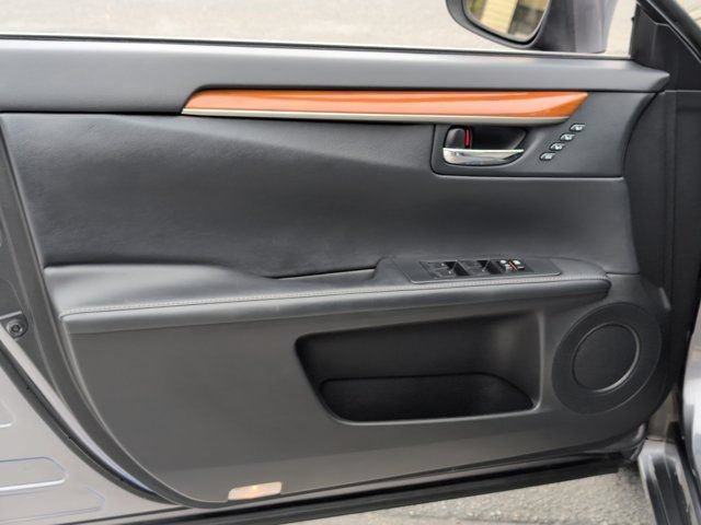 Used 2015 Lexus ES 300h w/ Navigation System Package FWD image 13