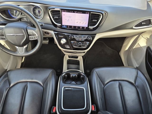 Used 2023 Chrysler Pacifica Touring-L image 24