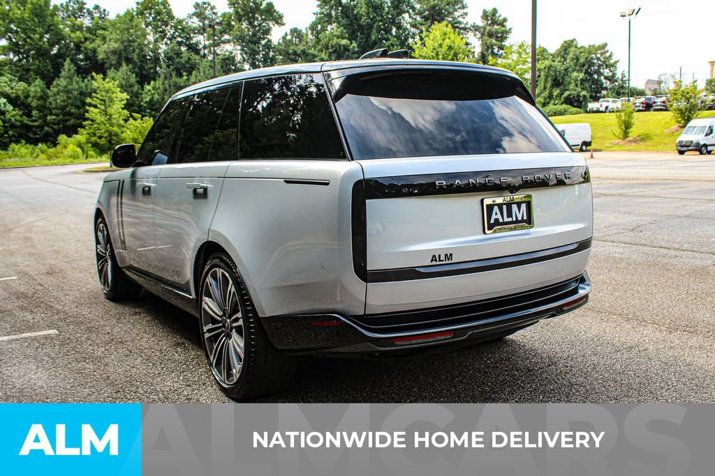 Used 2024 Land Rover Range Rover SE AWD/4WD image 4