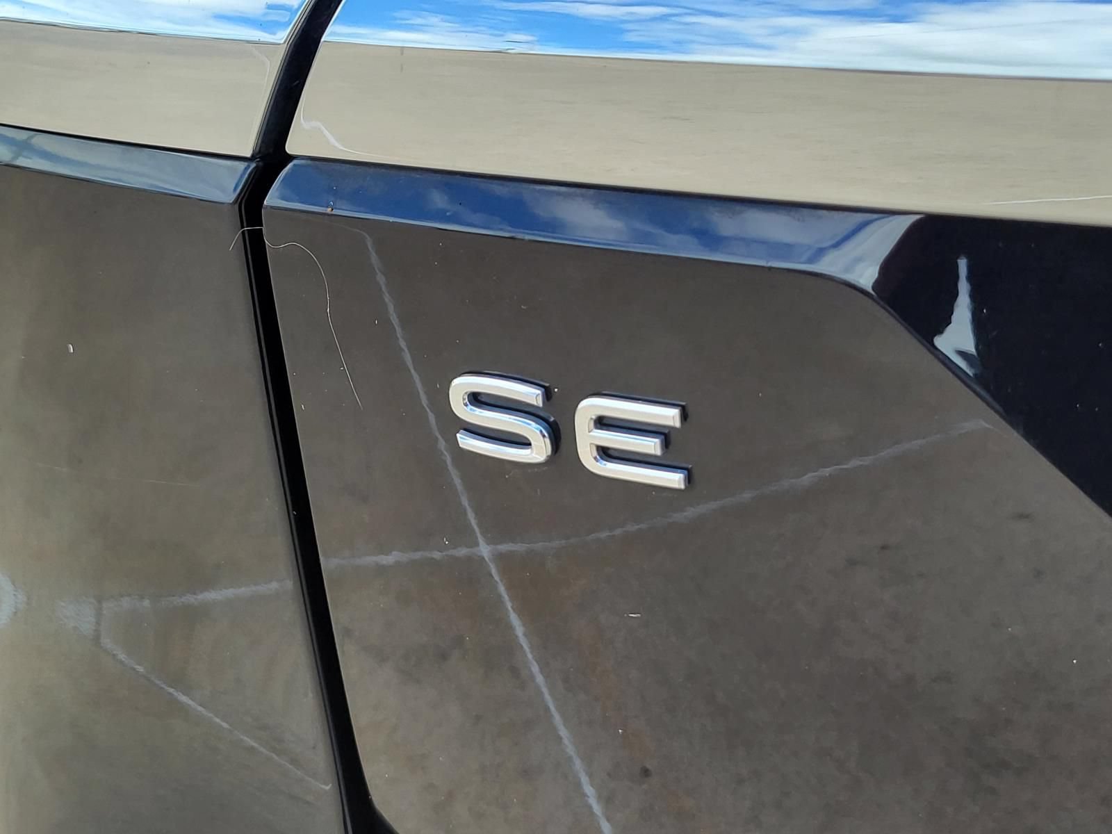 Used 2024 Volkswagen Atlas SE FWD image 11