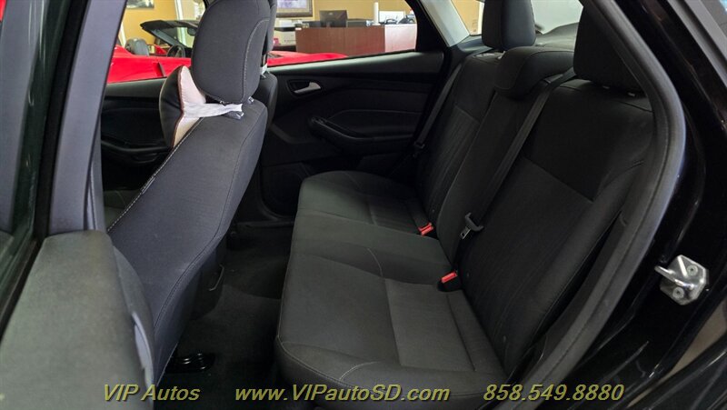 Used 2018 Ford Focus SE FWD image 17