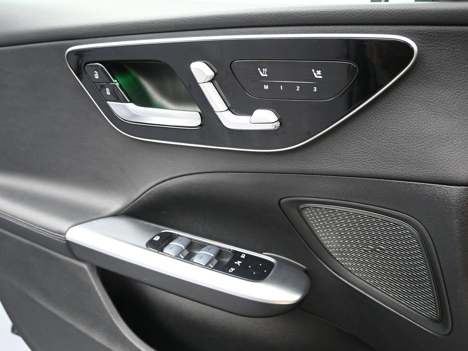 Used 2022 Mercedes-Benz C 300 Sedan image 6