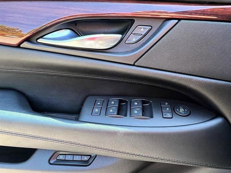 Used 2015 Cadillac Escalade Luxury RWD image 13