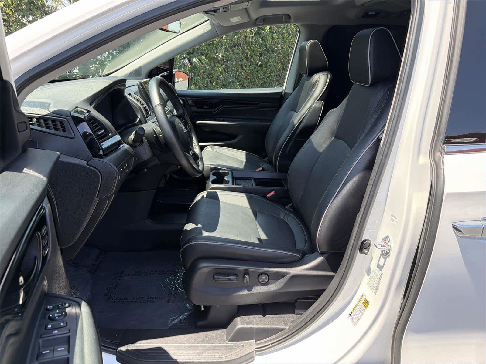Used 2024 Honda Odyssey Elite image 12