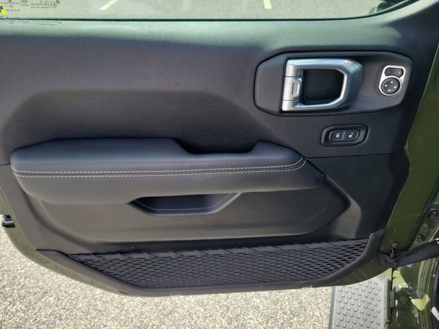 Used 2022 Jeep Wrangler Unlimited Sahara w/ Cold Weather Group image 11