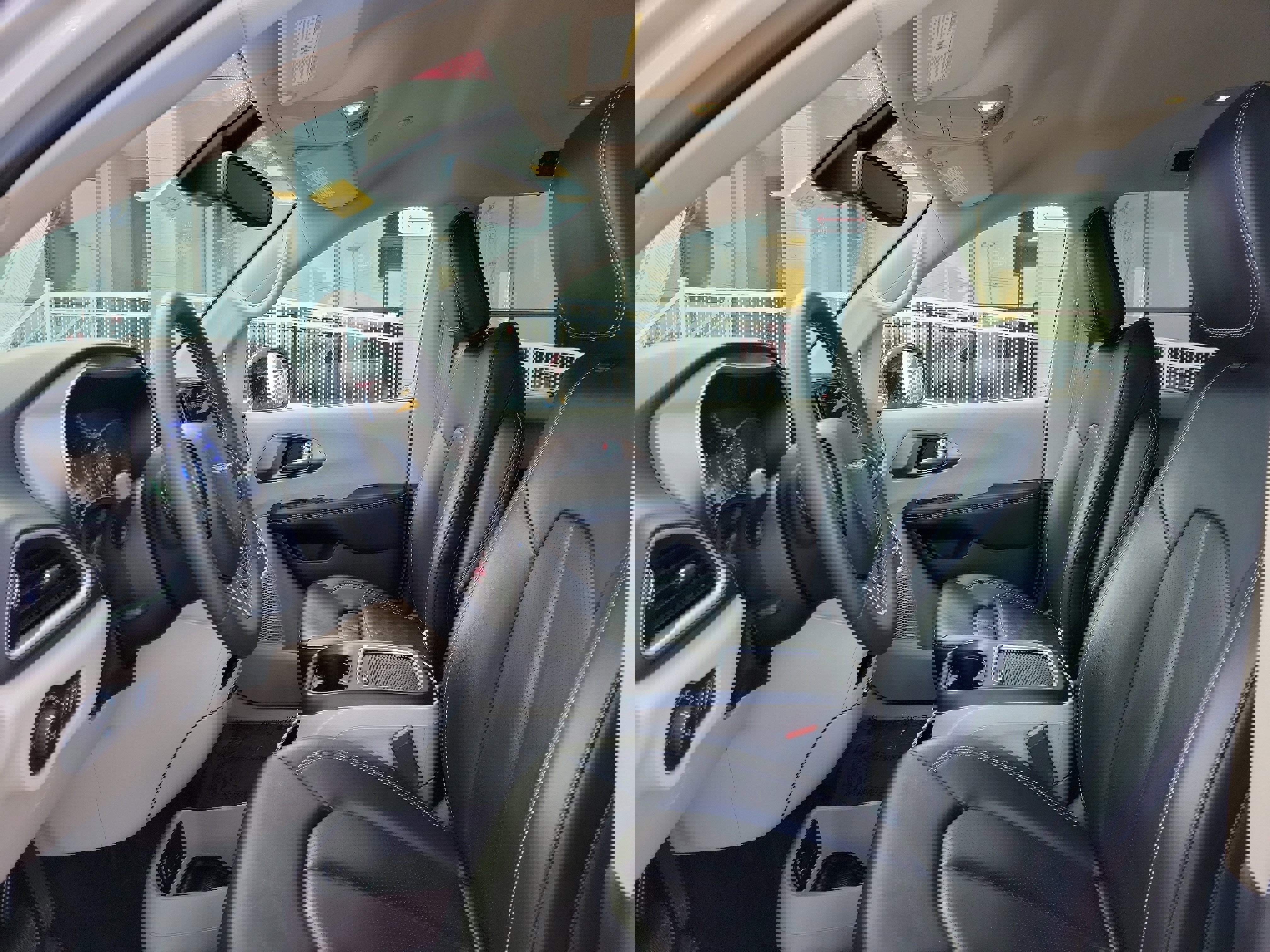 Used 2024 Chrysler Pacifica Touring-L image 15