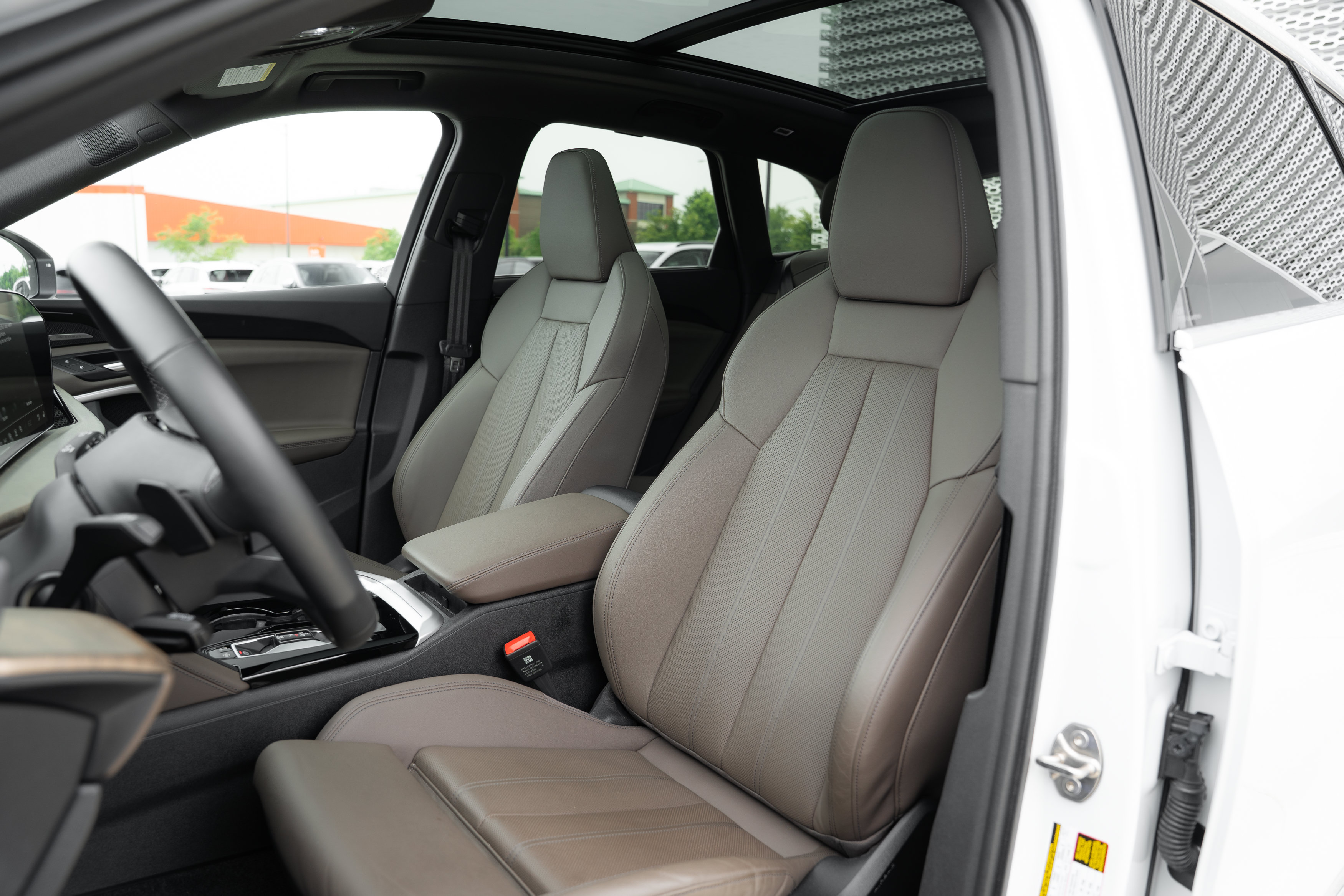 Certified 2025 Audi Q5 Premium w/ Premium Plus AWD/4WD image 18