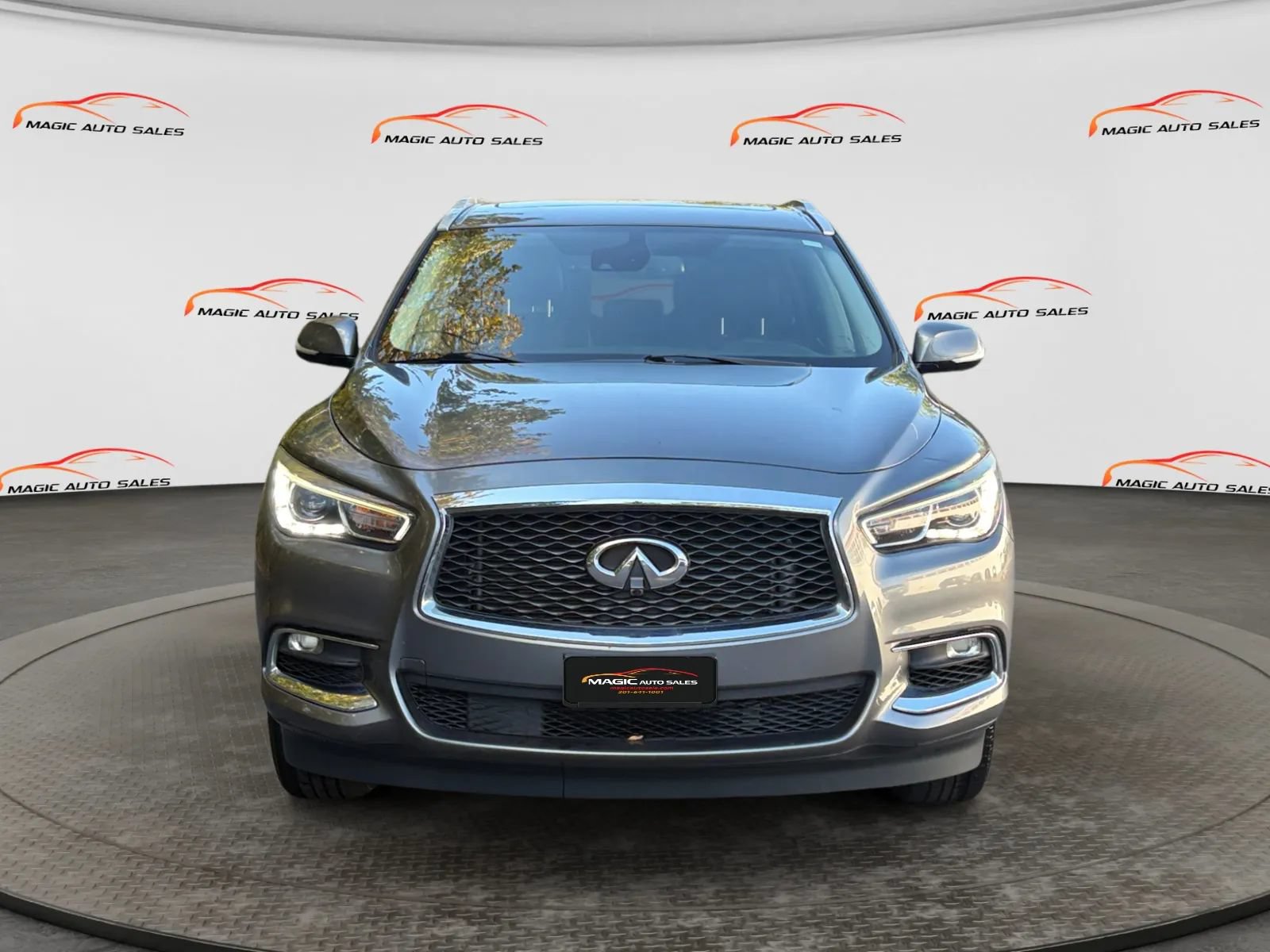 Used 2019 INFINITI QX60 Luxe w/ Essential Package AWD/4WD image 3