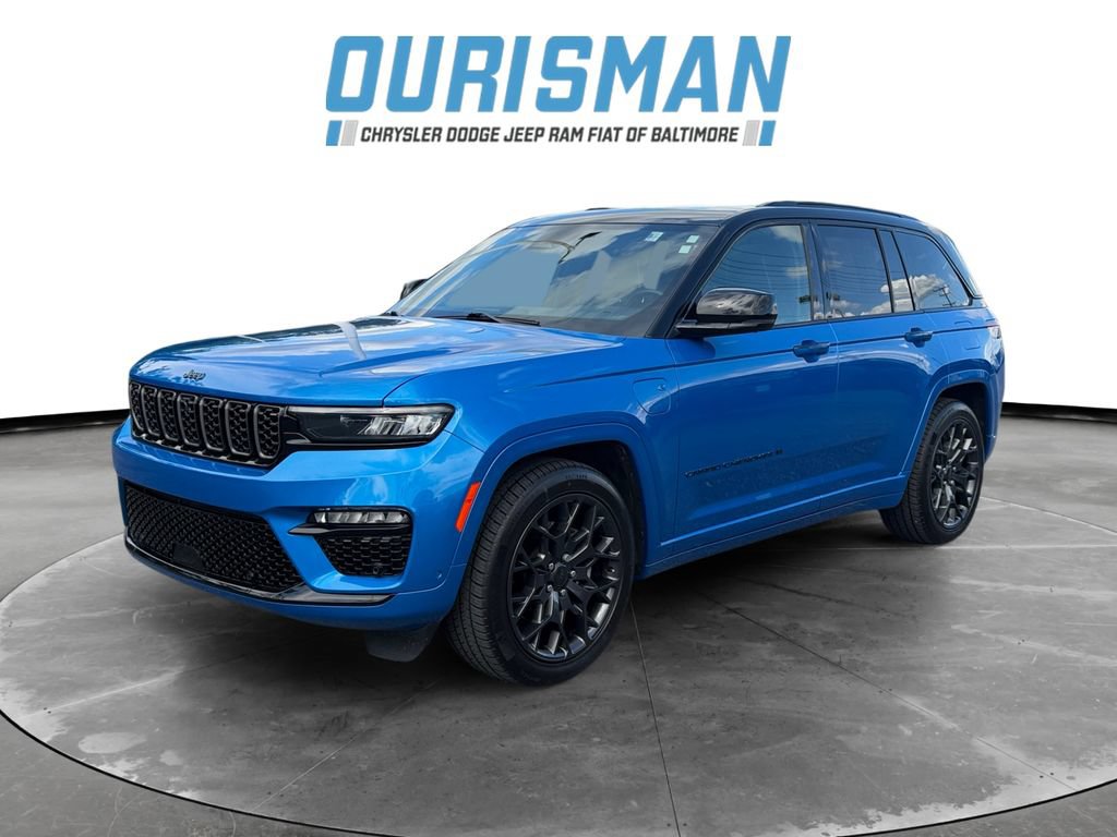 Used 2023 Jeep Grand Cherokee Summit AWD/4WD image 2