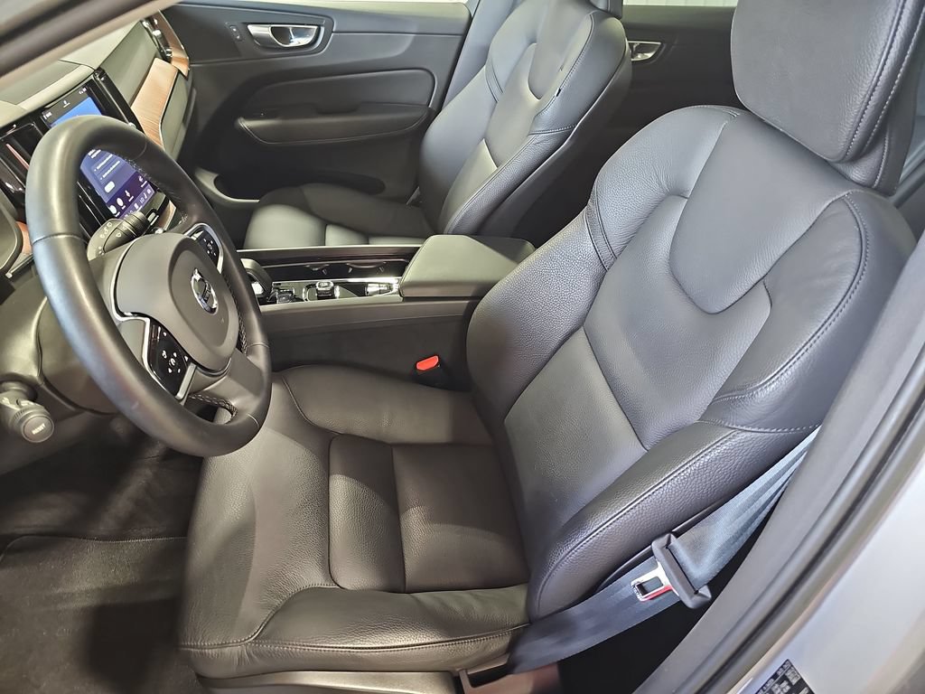 Used 2023 Volvo XC60 B5 Plus w/ Climate Package AWD/4WD image 15