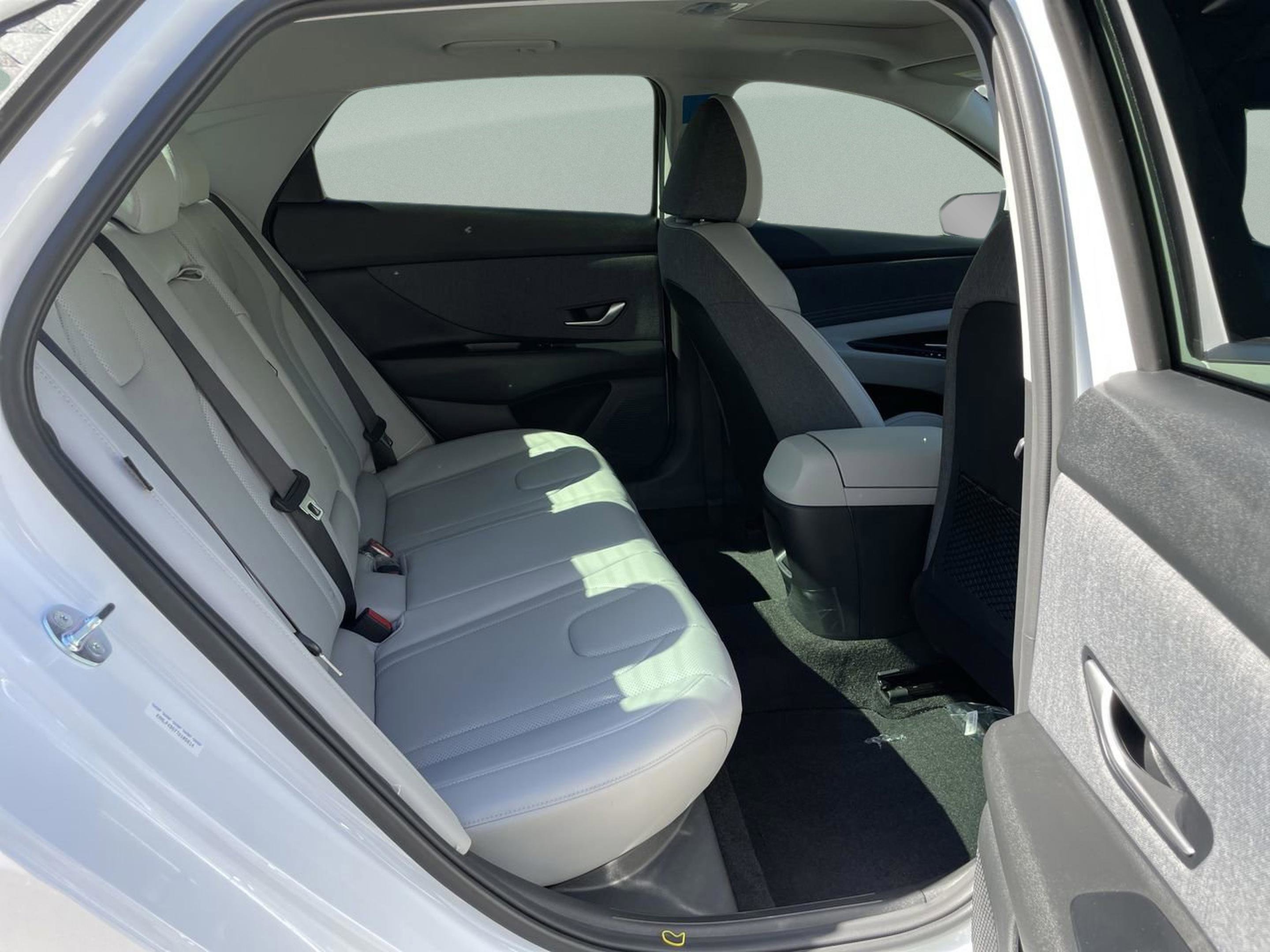 New 2026 Hyundai Elantra Limited image 15