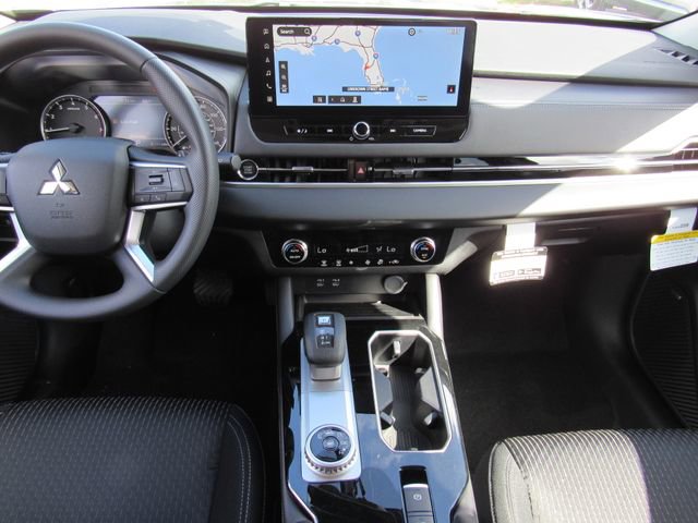 New 2026 Mitsubishi Outlander ES image 16