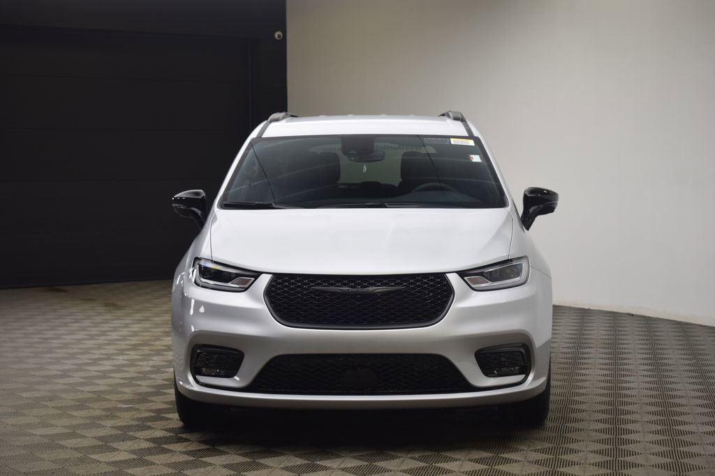 New 2026 Chrysler Pacifica Select w/ S Appearance Package FWD image 2