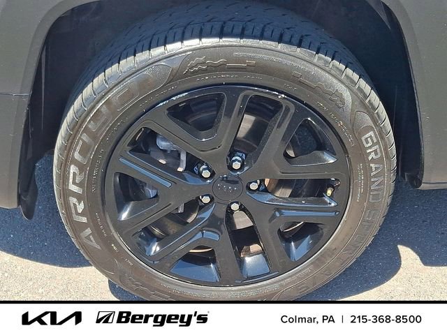 Used 2016 Jeep Renegade Latitude AWD/4WD image 10
