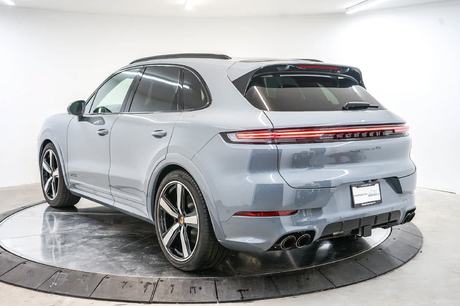 New 2026 Porsche Cayenne GTS AWD/4WD image 3