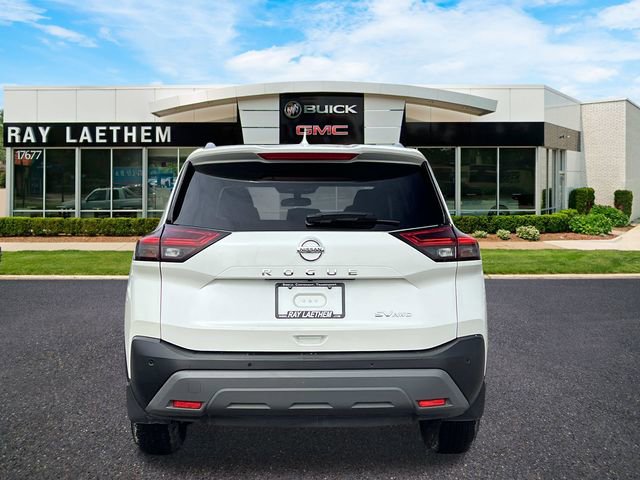 Used 2021 Nissan Rogue SV image 4