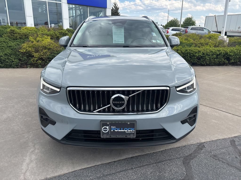 Certified 2024 Volvo XC40 B5 Plus w/ Climate Package AWD/4WD image 3