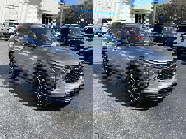 New 2026 Chevrolet Trax RS w/ Sunroof Package image 4