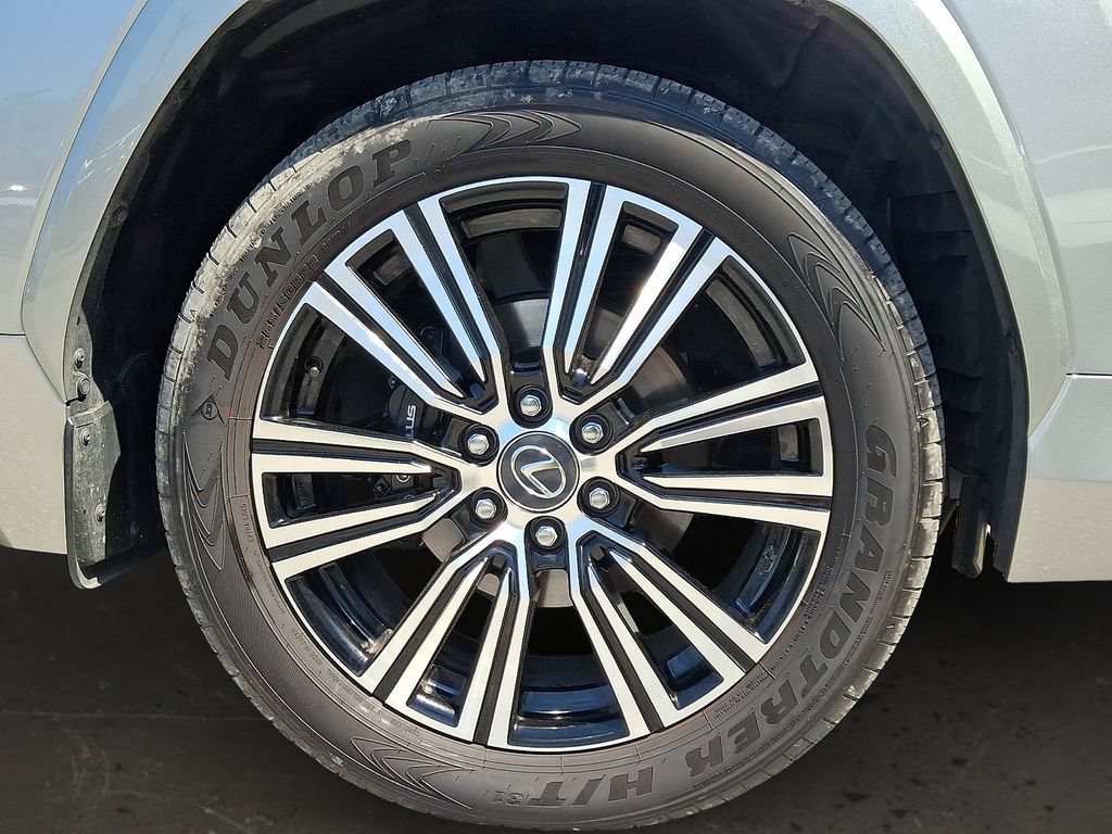 Used 2026 Lexus LX 600 4WD w/ Luxury Package image 9