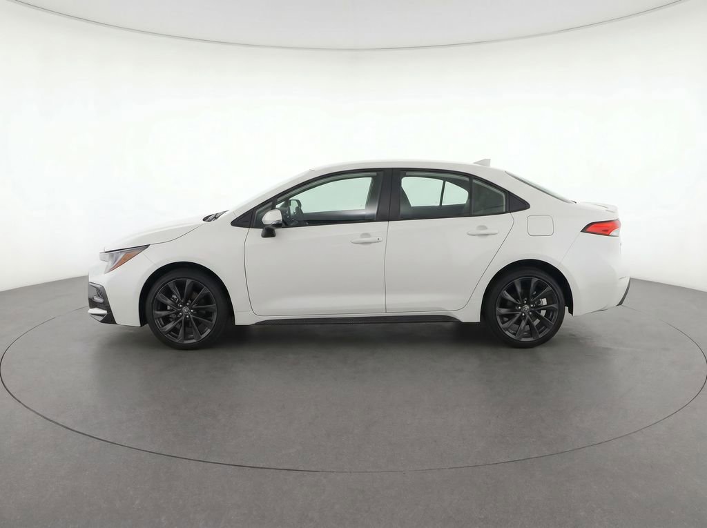 Used 2023 Toyota Corolla SE w/ Carpet Mat Package (TMS) FWD image 6