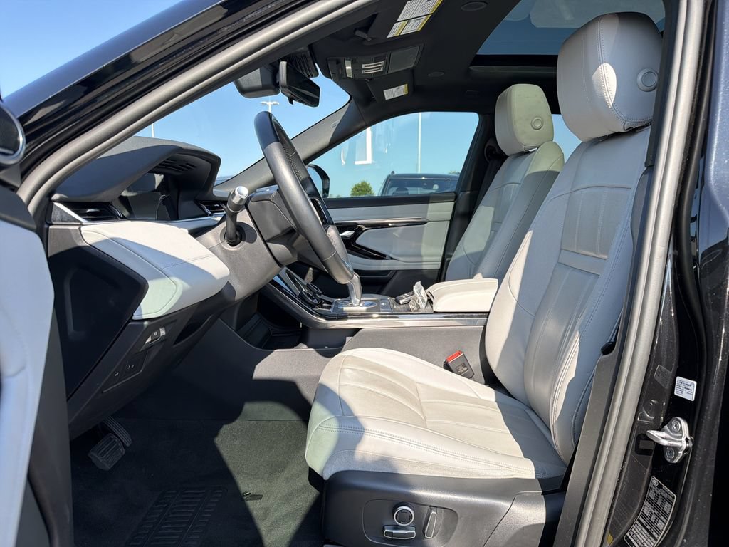 Used 2021 Land Rover Range Rover Evoque SE AWD/4WD image 3