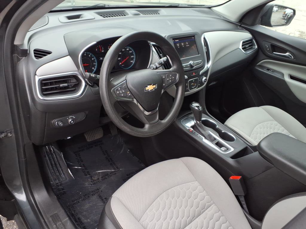 Used 2021 Chevrolet Equinox LS w/ LS Convenience Package image 4