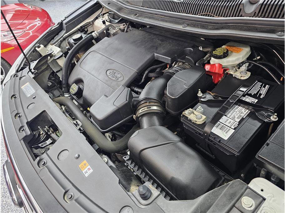 Used 2016 Ford Explorer XLT w/ Equipment Group 202A image 24