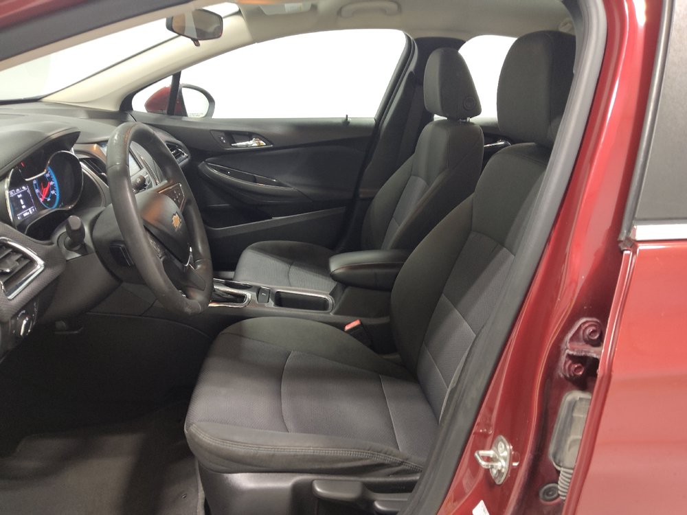 Used 2018 Chevrolet Cruze LT FWD image 17