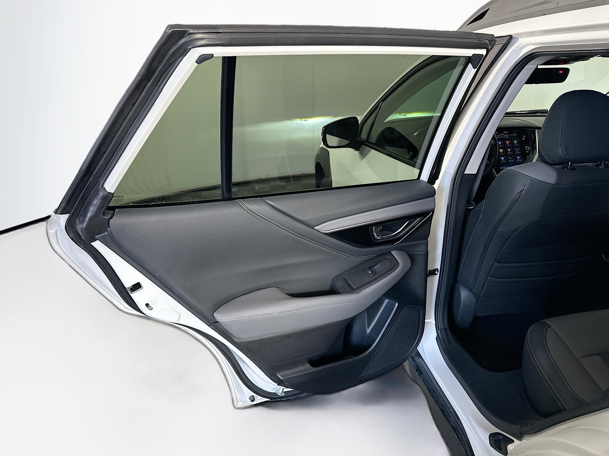 Used 2025 Subaru Outback Onyx Edition AWD/4WD image 25