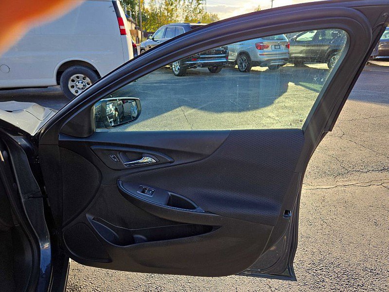 Used 2021 Chevrolet Malibu LT image 16