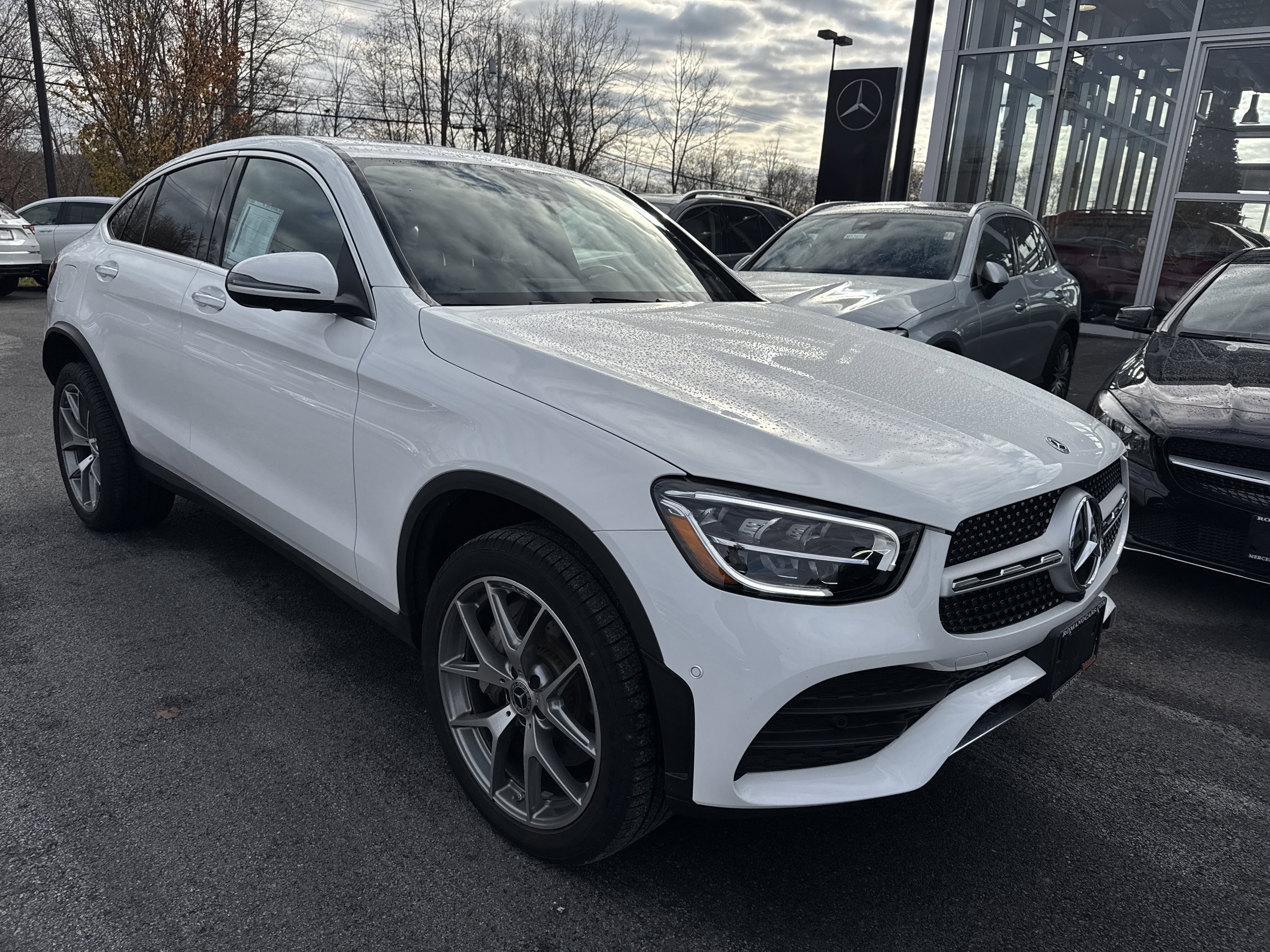 Used 2023 Mercedes-Benz GLC 300 4MATIC Coupe image 2
