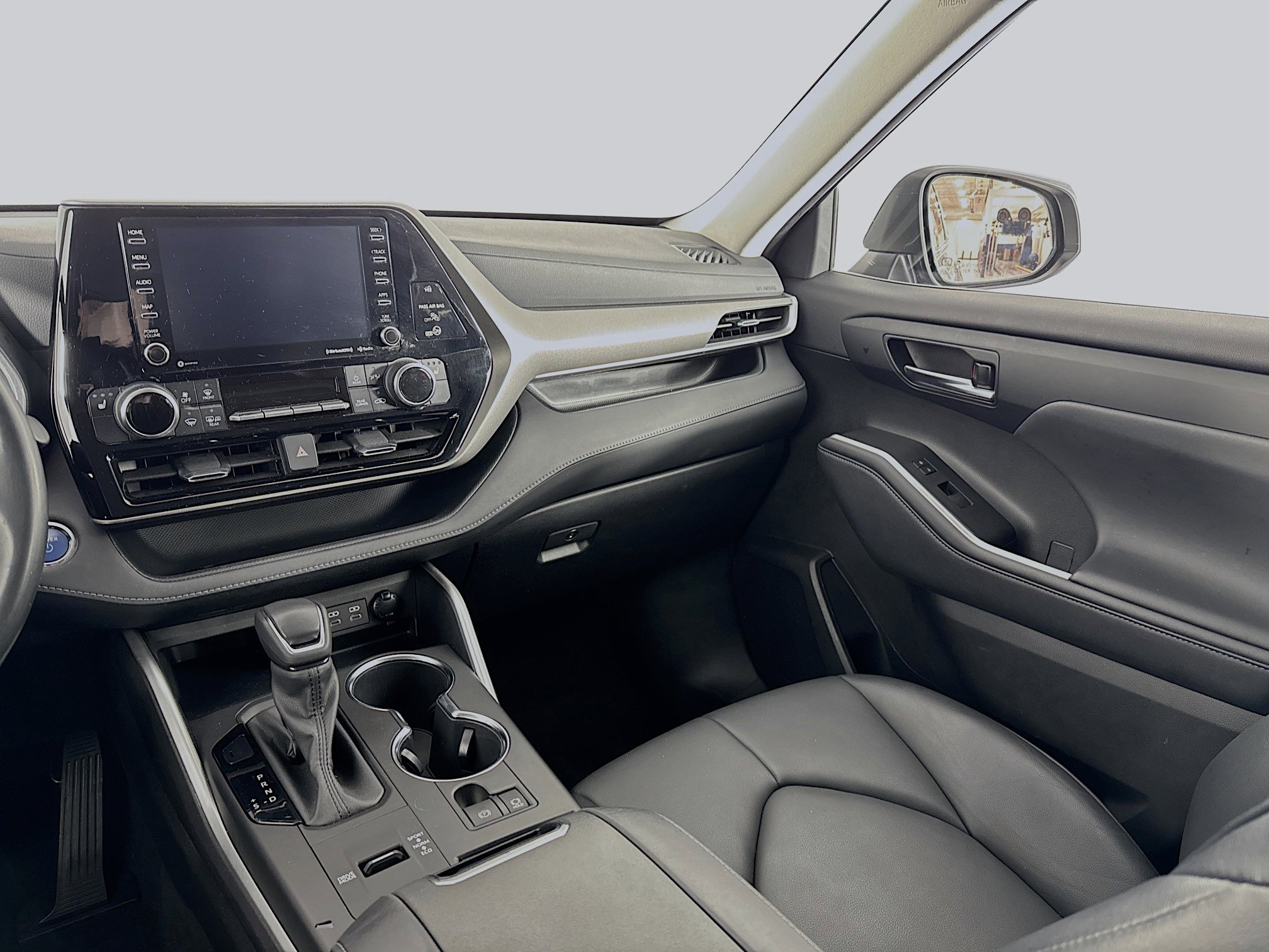 Used 2022 Toyota Highlander XLE image 23