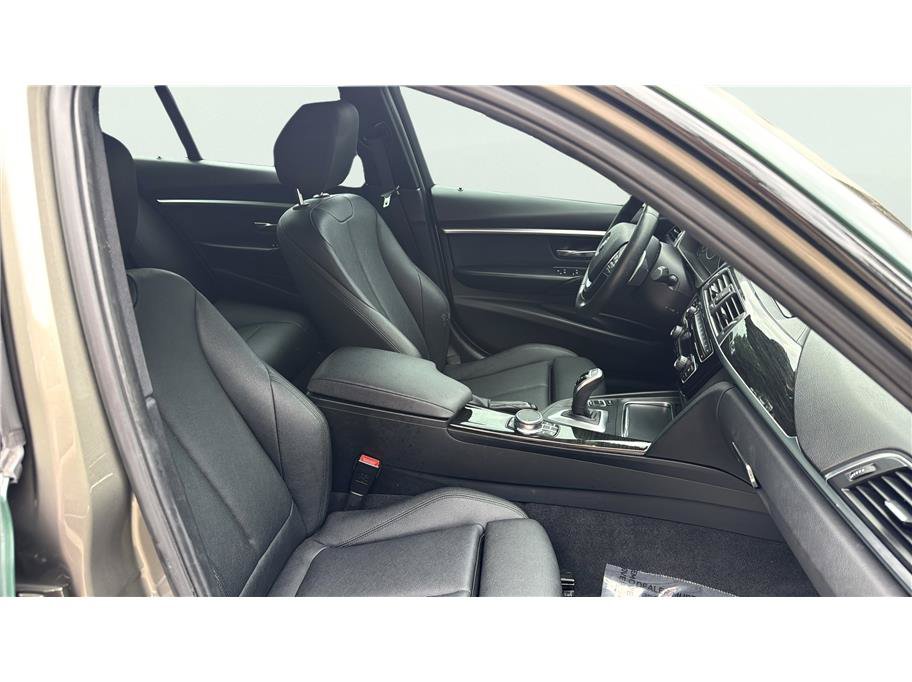 Used 2018 BMW 340i Sedan RWD image 21