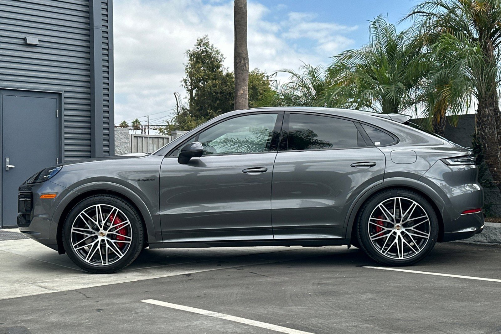 New 2026 Porsche Cayenne S image 2
