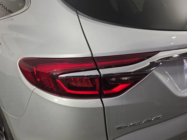 Used 2020 Buick Enclave Essence w/ Sport Touring Edition FWD image 39