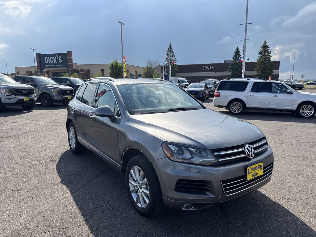 Used 2014 Volkswagen Touareg Sport AWD/4WD image 4