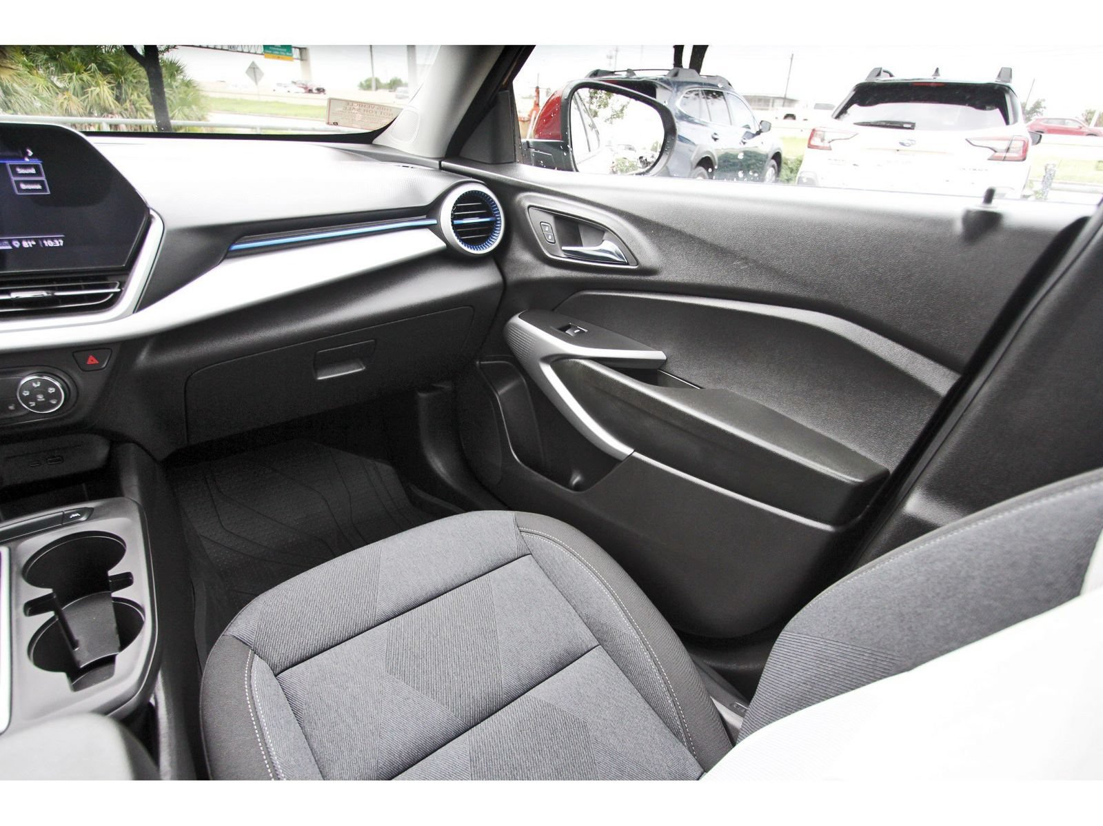 Used 2024 Chevrolet Trax LS w/ LS Convenience Package FWD image 10