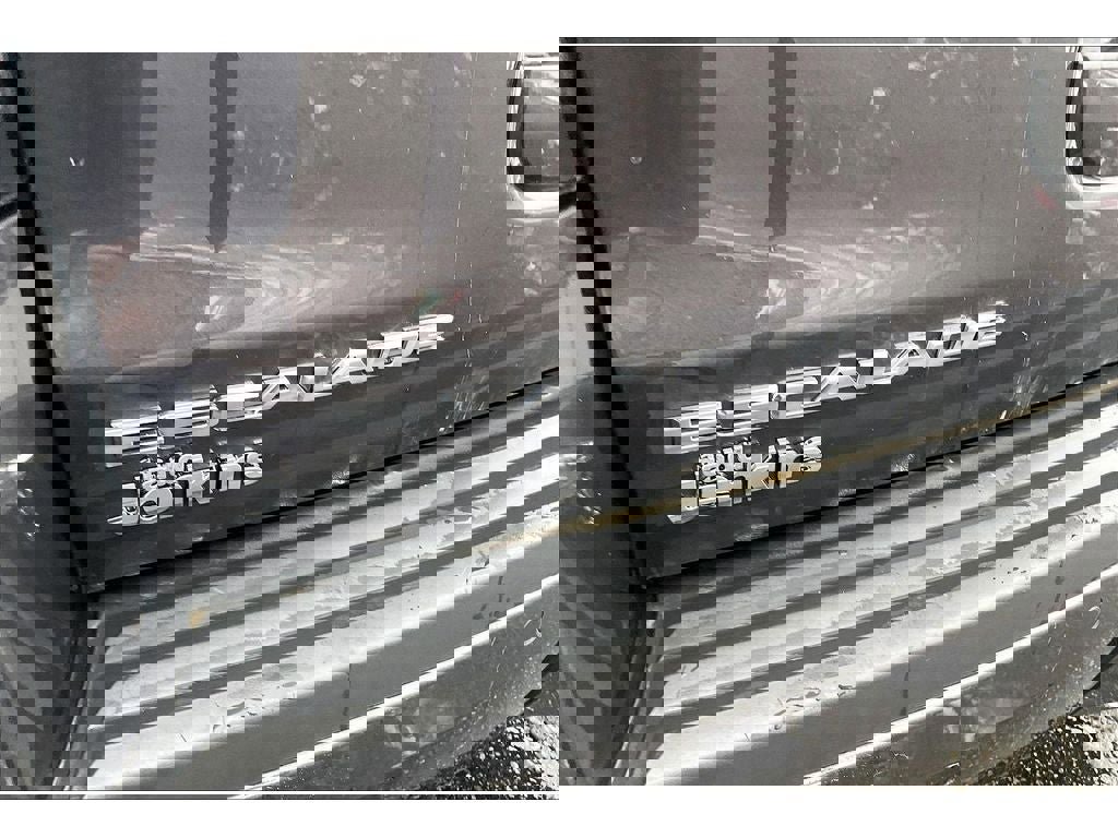 Used 2016 Cadillac Escalade Premium image 33