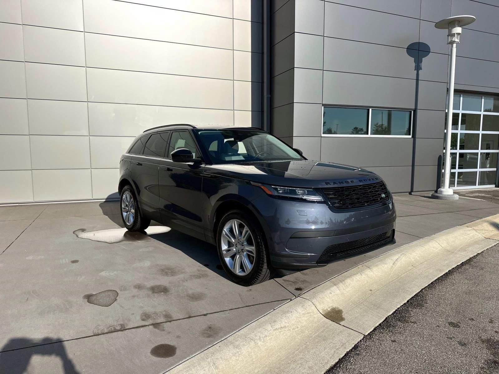 Used 2025 Land Rover Range Rover Velar S image 3