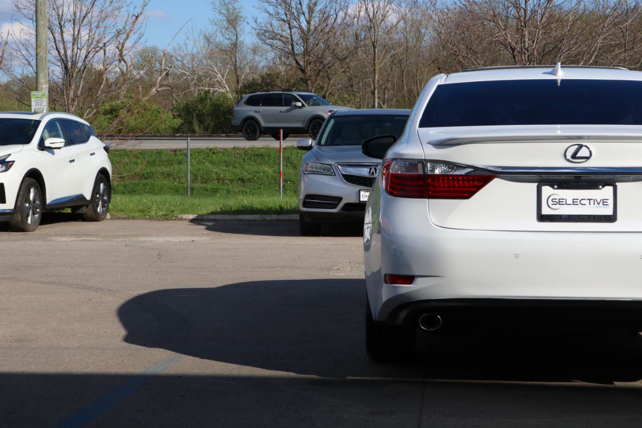 Used 2015 Lexus ES 350 w/ Premium Package FWD image 9