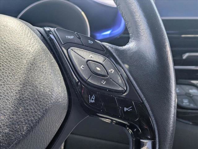 Used 2020 Toyota C-HR XLE image 11