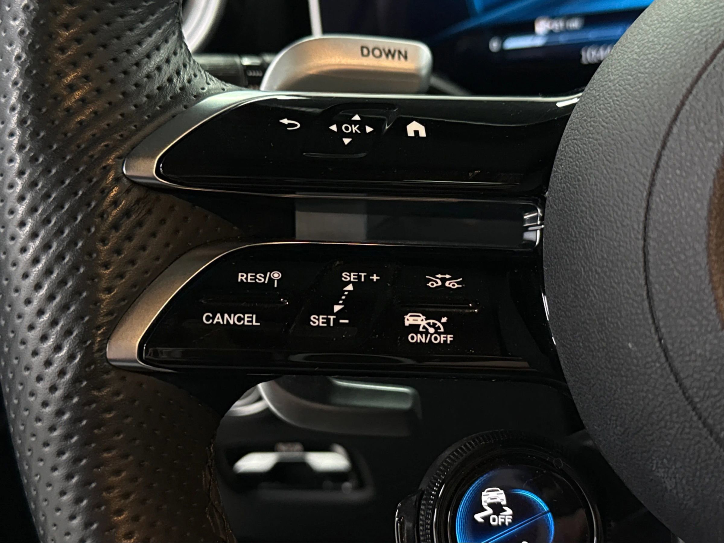 Used 2024 Mercedes-Benz C 43 AMG 4MATIC Sedan image 30