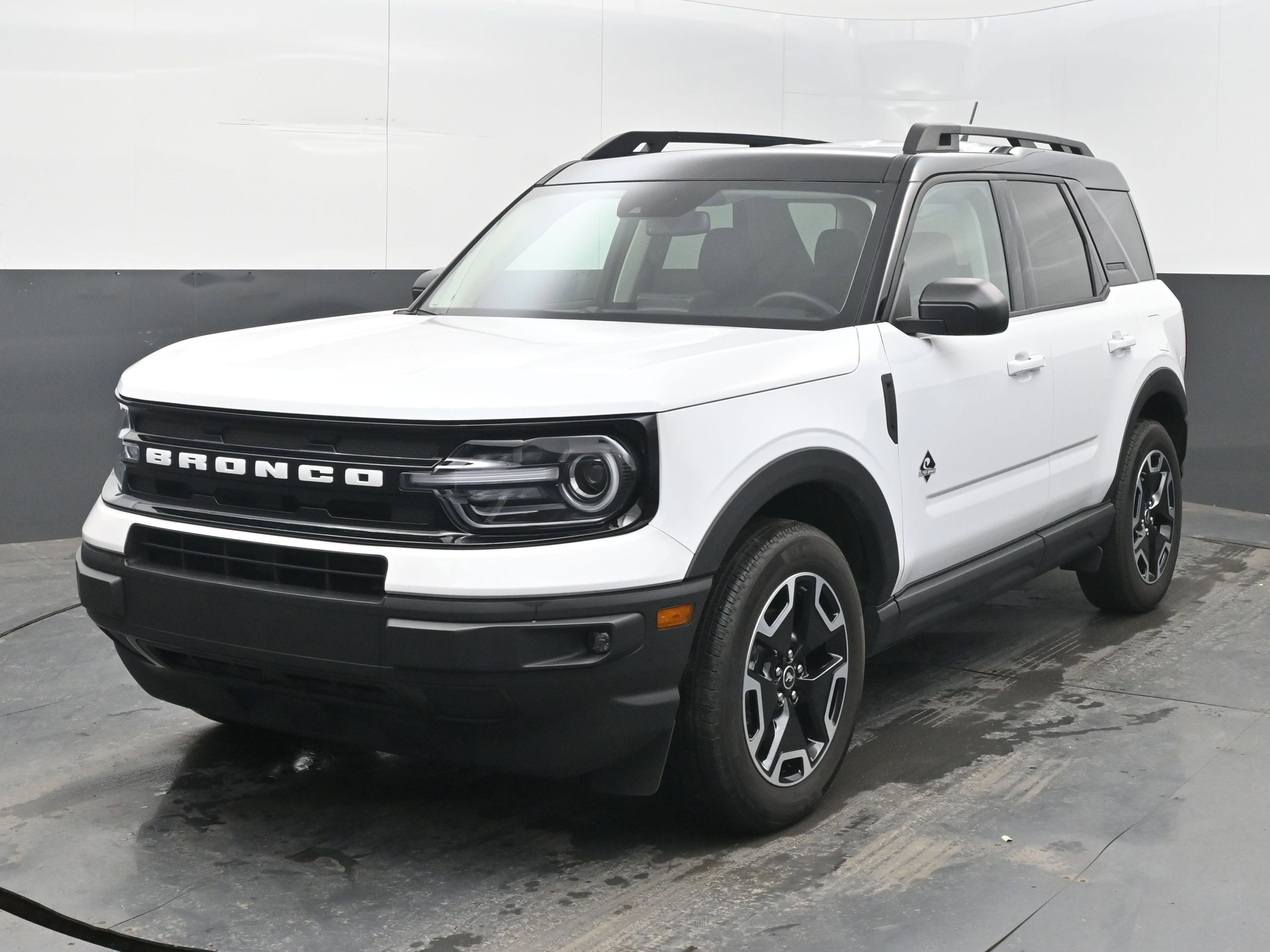 Used 2024 Ford Bronco Sport Outer Banks image 4