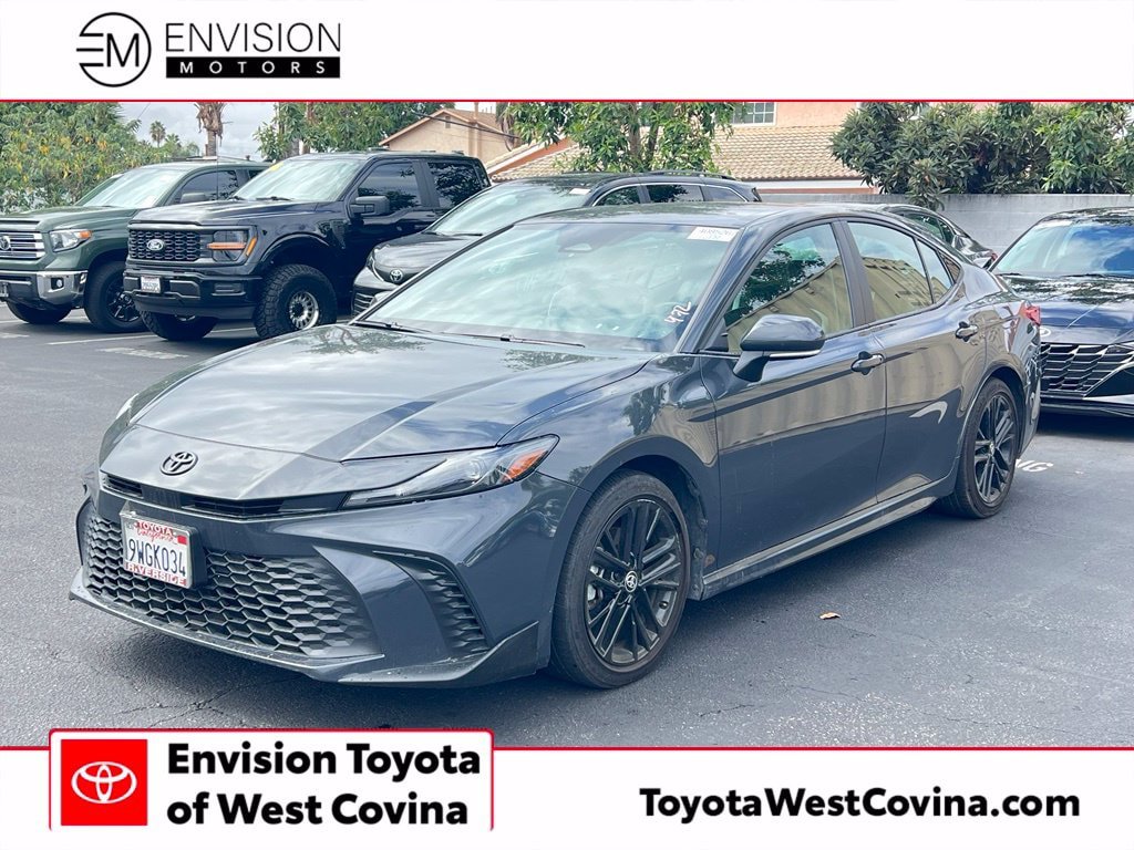 Used 2026 Toyota Camry SE w/ Convenience Package FWD image 1