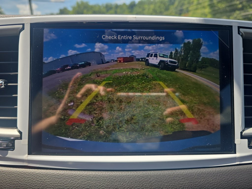 New 2025 Chrysler Voyager LX FWD image 20