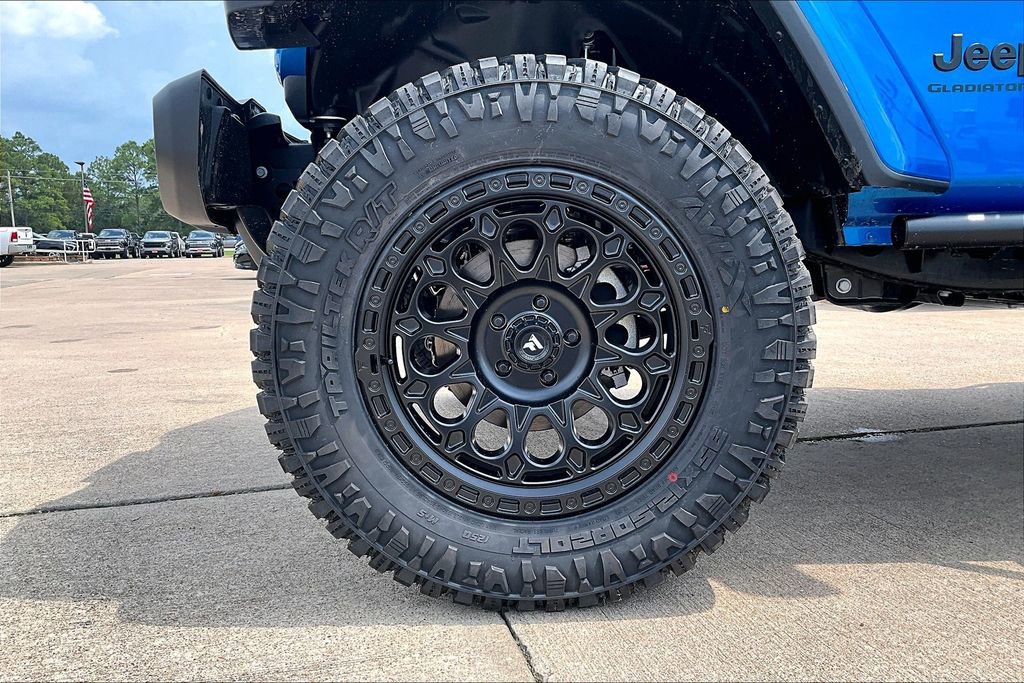 New 2025 Jeep Gladiator High Tide image 10