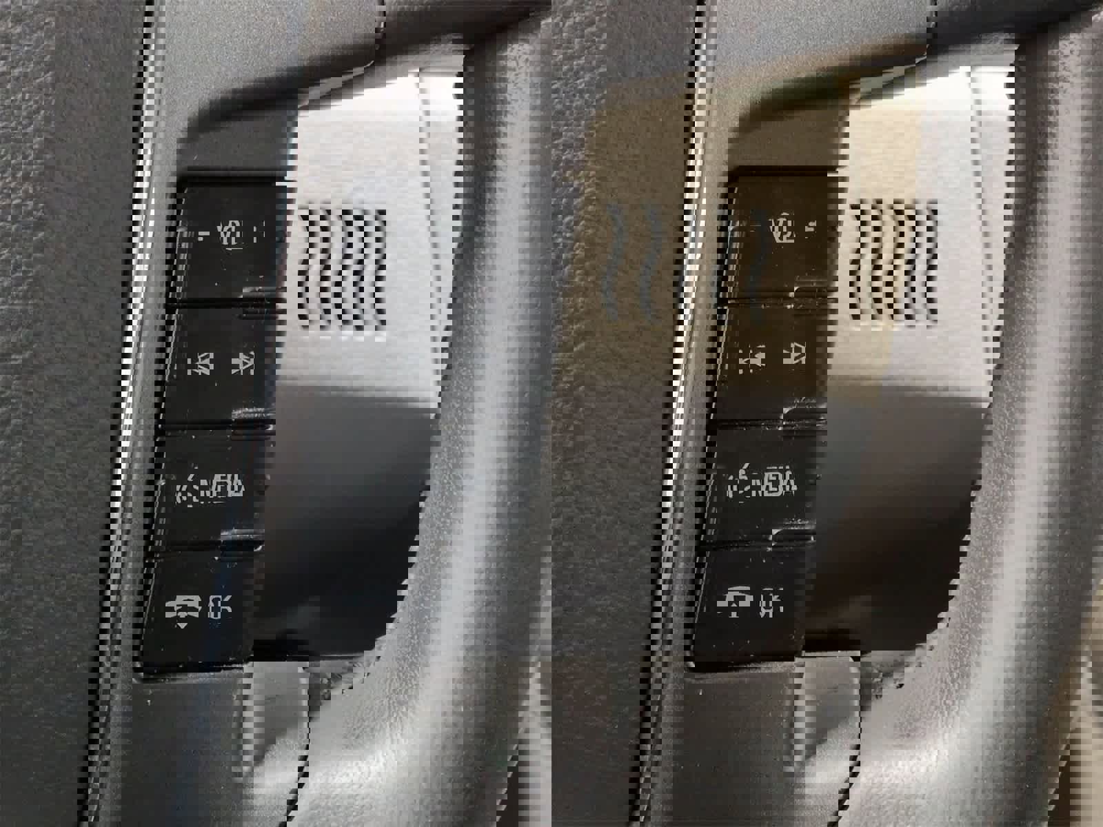 Used 2010 Ford Taurus SEL image 17