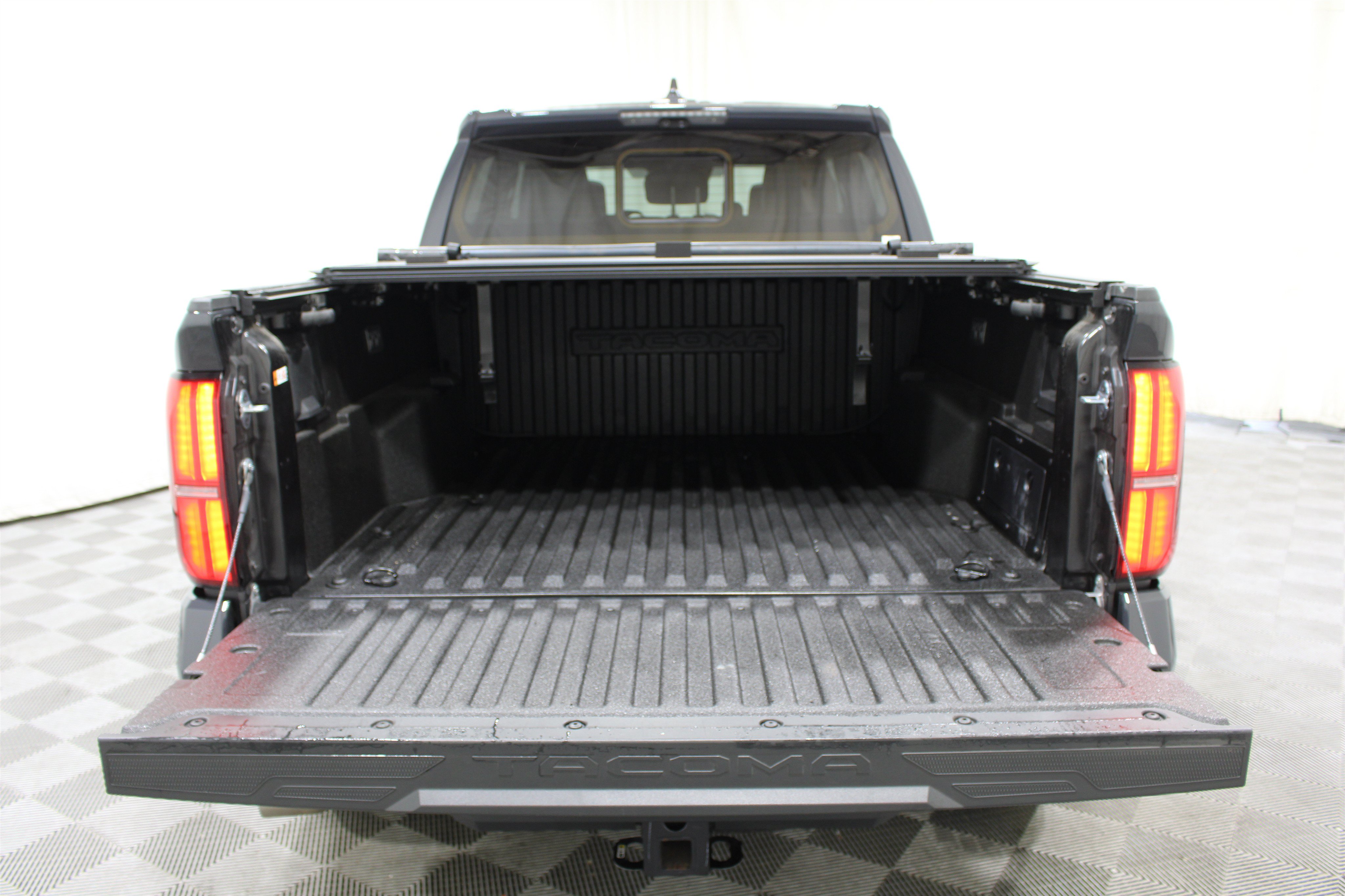 Used 2025 Toyota Tacoma TRD Off-Road w/ TRD Off Road Premium Package AWD/4WD image 23