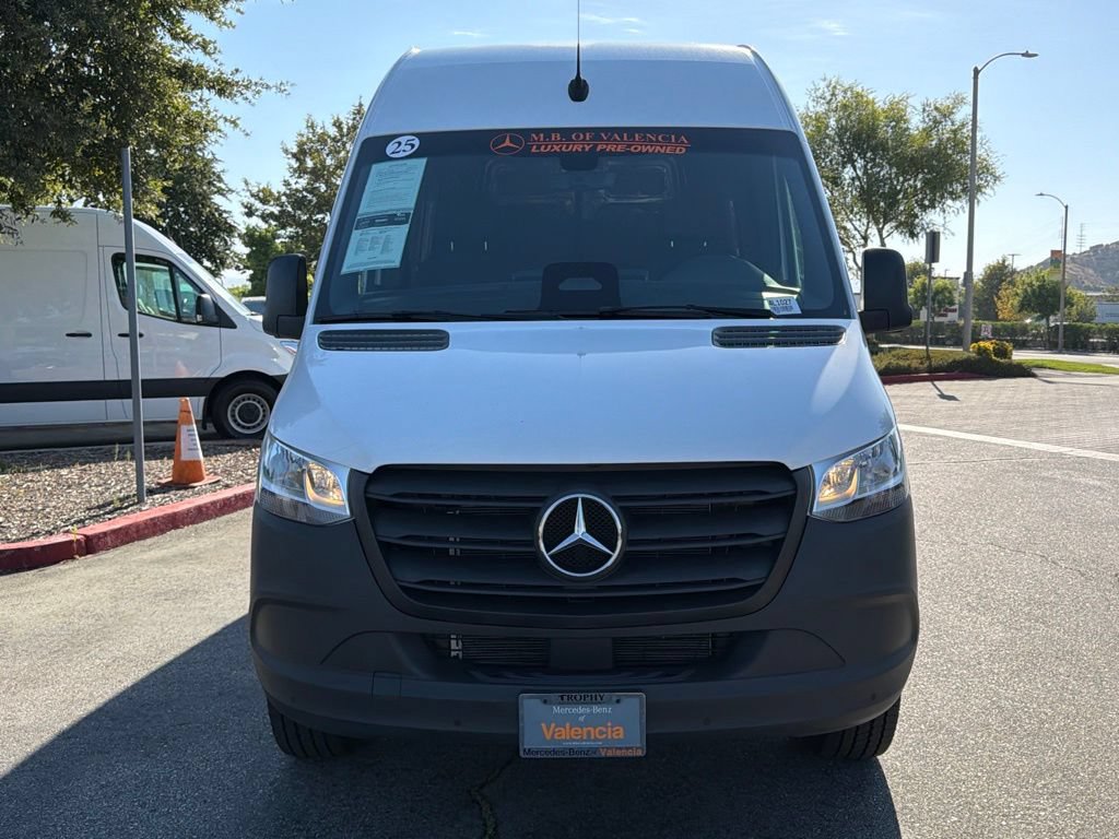 Used 2025 Mercedes-Benz Sprinter 2500 image 3